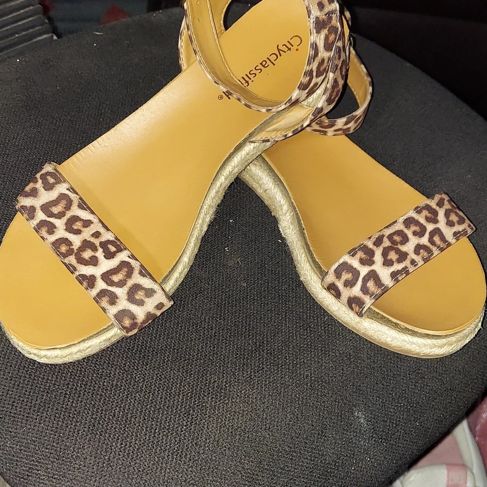 Sandals - Picture 2 of 2